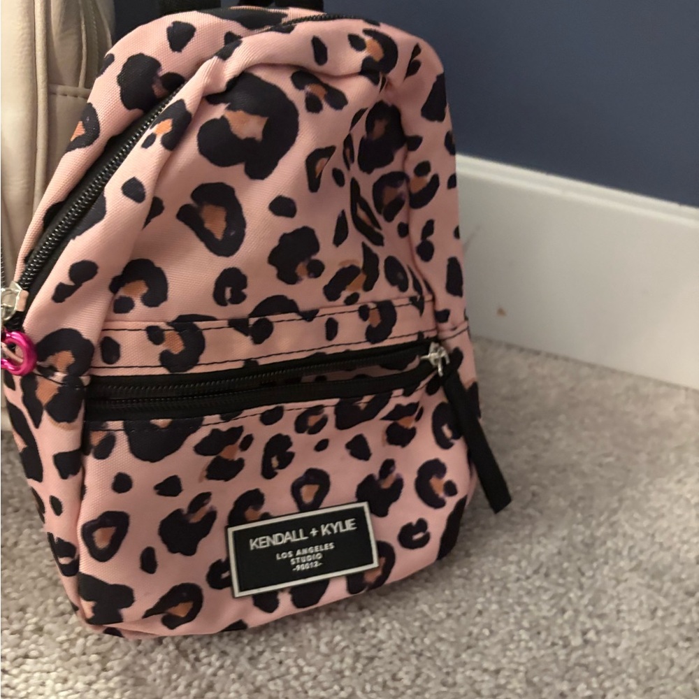 Assorted Backpacks/Bags - Picture 5 of 6